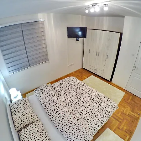 Apartment Apartman Stasa *